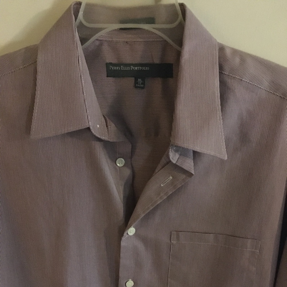 Men’s Perry Ellis portfolio dress shirt